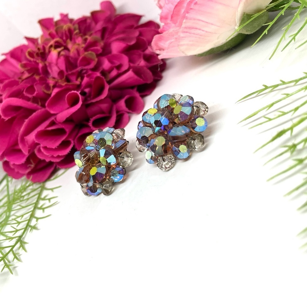 VINTAGE⚜️Kaleidoscope Aurora Borealis Crystal Clip Earrings - Picture 3 of 7